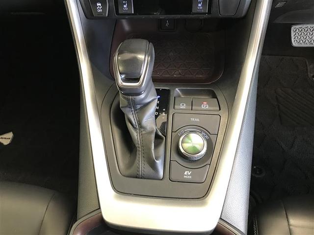 ＲＡＶ４ ハイブリッドＧ　衝突被害軽減装置　バックモニター　地デジＴＶ　ＬＥＤヘッドライト　スマキー　電動シ－ト　ＡＷＤ　ＴＶナビ　パワステ　横滑り防止装置　クルコン　ＡＡＣ　カーテンエアバック　エアバッグ　ＡＷ　ＥＴＣ（12枚目）