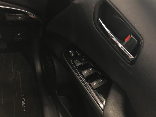 プリウス S LEDヘット 盗難防止システム スマキー AC ナビ&TV メディアプレイヤー接続 横滑り防止システム バックガイドモニター ETC車載器 アルミホイール 運転席パワーウィンドウ サイドエアバック(16枚目)