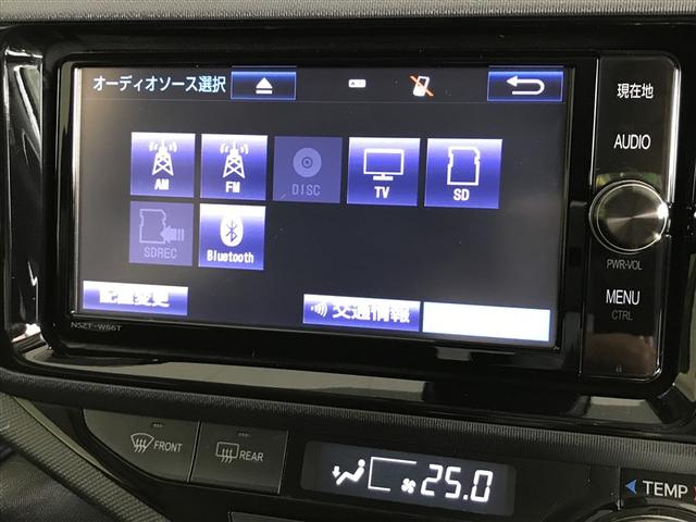 アクア Ｓ　スマートキープッシュスタート　キーレスエントリ　フルセグ地デジ　イモビ　ナビ＆ＴＶ　オートエアコン　デュアルエアバック　ＥＳＣ　Ｂカメラ　パワーウィンドウ　ＡＵＸ端子　ＥＴＣ　ＤＶＤ再生可能　ＳＲＳ（8枚目）