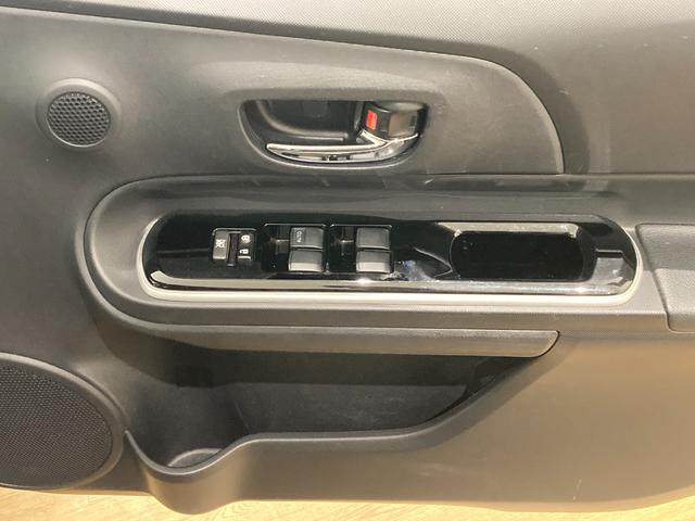 アクア クロスオーバー　衝突軽減ブレーキ　純正ナビ　フルセグ　バックカメラ　ＥＴＣ　ハーフレザーシート　ＬＥＤライト（10枚目）