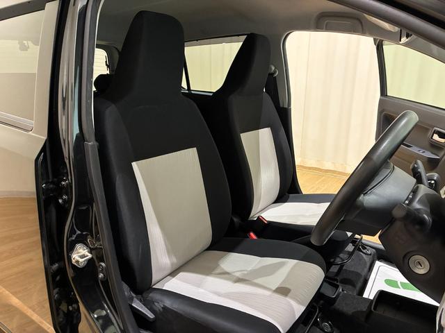 シートに気になる汚れなどもなく、キレイな状態です