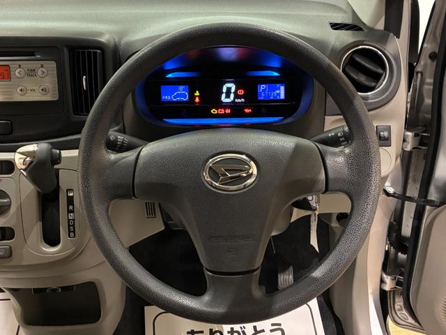 ミライース X メモリアルエディション ETC キーレスエントリー アイドリングストップ 電動格納ミラー CVT 盗難防止システム ABS CD ミュージックプレイヤー接続可 アルミホイール 衝突安全ボディ エアコン パワーステアリング(3枚目)