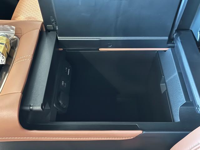 ヴェルファイアハイブリッド Z プレミア 4WD ハイブリッド ドライブレコーダー 全周囲カメラ ナビ TV 両側電動スライドドア クリアランスソナー オートクルーズコントロール レーンアシスト パークアシスト 衝突被害軽減システム(25枚目)