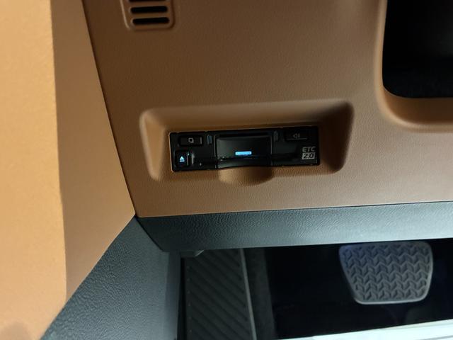 ヴェルファイアハイブリッド Z プレミア 4WD ハイブリッド ドライブレコーダー 全周囲カメラ ナビ TV 両側電動スライドドア クリアランスソナー オートクルーズコントロール レーンアシスト パークアシスト 衝突被害軽減システム(42枚目)