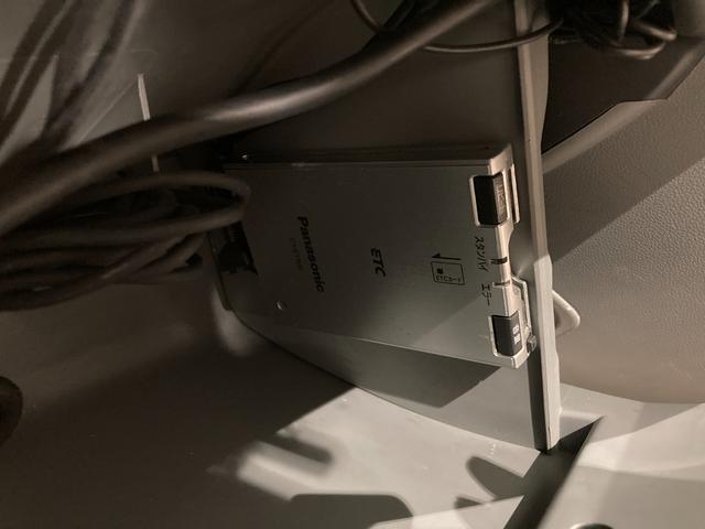 ムーヴ Ｘ　ＥＴＣ　ナビ　ＴＶ　スマートキー　ベンチシート　ＡＴ　盗難防止システム　ＡＢＳ　ＣＤ　衝突安全ボディ　エアコン　パワーステアリング（4枚目）