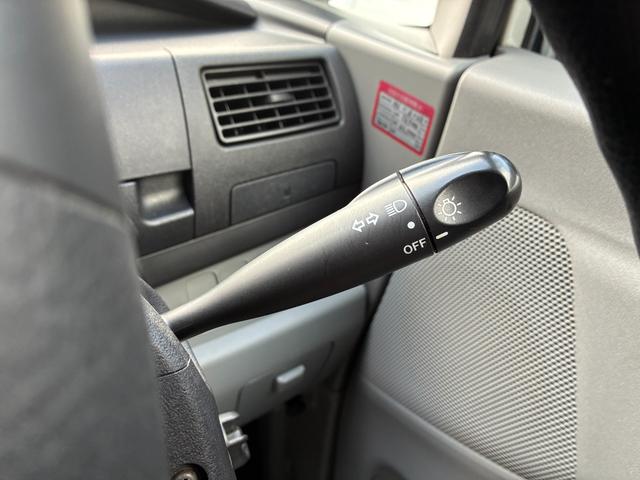 ムーヴ Ｘ　ＥＴＣ　ナビ　ＴＶ　スマートキー　ベンチシート　ＡＴ　盗難防止システム　ＡＢＳ　ＣＤ　衝突安全ボディ　エアコン　パワーステアリング（8枚目）