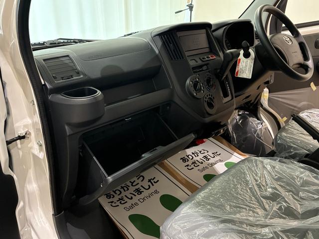 �_�b�V���{�[�h���Y��ȏ�Ԃ�ۂ��Ă��܂��B�@���K�ȋ�ԍ��Ɍ������Ȃ��v�f�ł��ˁB