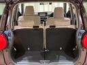 シートを倒せば大きな収納スペースができます。大きな買物をした時に便利ですね。