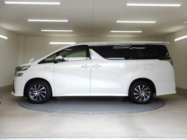 2.5ZR 4WD7人 ムーンルーフ 9インチナビ/TV Bカメ ムーンルーフ SDナビ レーダークルコン 横滑り防止機能 ワンオーナー オットマン 禁煙 4WD 盗難防止装置 ETC 電動シート ナビ&TV キーレス リアオートエアコン エアバック ABS(24枚目)
