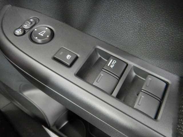 カスタムL 8インチナビ/TV ホンダセンシング リアコーナーセンサー 衝突軽減ブレーキシステム フルオートエアコン フルセグTV バックカメラ LEDヘッドライト 盗難防止装置 キーレス オートライト オートクルーズ サイドエアバック ナビTV(36枚目)