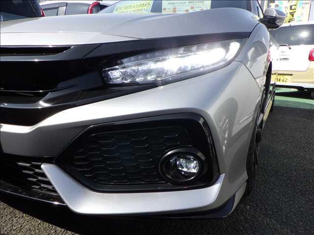 シビック １．５ＨＡＴＣＨＢＡＣＫ　ナビ／フルセグＴＶ　ＬＥＤライト　ＥＴＣ付き　オートエアコン　サイドエアバック　ＬＥＤヘッド　Ｂモニター　オートクルーズ　地デジ　ＤＶＤ再生可能　ＡＢＳ　スマートキー　キーフリー　パワーウインドウ　パワーステアリング　メモリーナビ（19枚目）