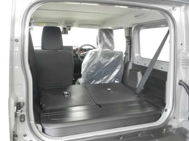 ジムニー ＸＣ　４ＷＤ　ターボ　９インチナビ／ＴＶ　セーフティサポート　バックカメ　デュアルセンサーブレーキＳ　Ｗエアバッグ　地デジフルセグＴＶ　ＡＵＴＯエアコン　電動格納式ドアミラー　パワーウィンドゥ　ナビＴＶ　スマキー　アクティブクルーズコントロール　横滑防止　ＰＳ（25枚目）