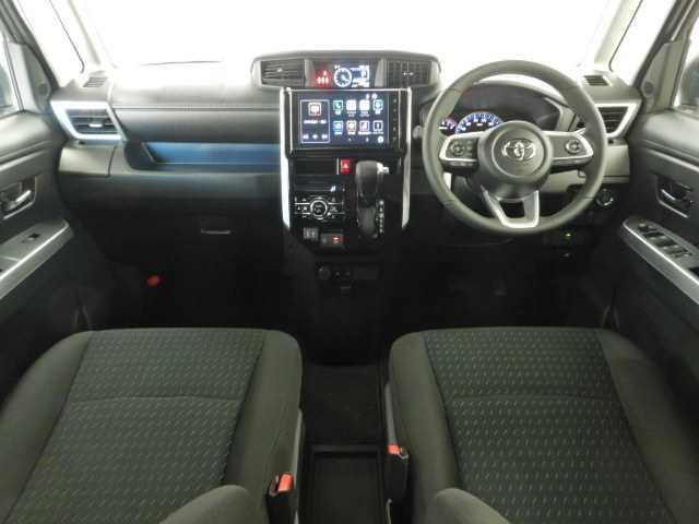 ルーミー １．０カスタムＧ　全方位カメラ　９インチディスプレイオーディ　アイドリング　両側電動ＳＤ　電動格納式ドアミラー　ＬＥＤヘット　コーナーソナー　バックビューモニター　シートヒータ　衝突回避ブレーキ　ＵＳＢ　Ａライト　ＴＶ　地デジ　スマートキー　衝突安全ボディ　ＰＷ（3枚目）