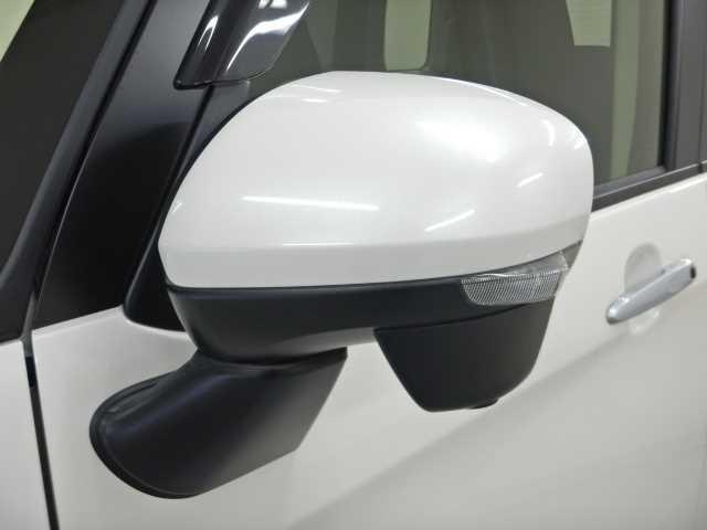 ルーミー １．０カスタムＧ　全方位カメラ　９インチディスプレイオーディ　アイドリング　両側電動ＳＤ　電動格納式ドアミラー　ＬＥＤヘット　コーナーソナー　バックビューモニター　シートヒータ　衝突回避ブレーキ　ＵＳＢ　Ａライト　ＴＶ　地デジ　スマートキー　衝突安全ボディ　ＰＷ（16枚目）