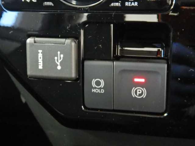 ルーミー １．０カスタムＧ　全方位カメラ　９インチディスプレイオーディ　アイドリング　両側電動ＳＤ　電動格納式ドアミラー　ＬＥＤヘット　コーナーソナー　バックビューモニター　シートヒータ　衝突回避ブレーキ　ＵＳＢ　Ａライト　ＴＶ　地デジ　スマートキー　衝突安全ボディ　ＰＷ（10枚目）