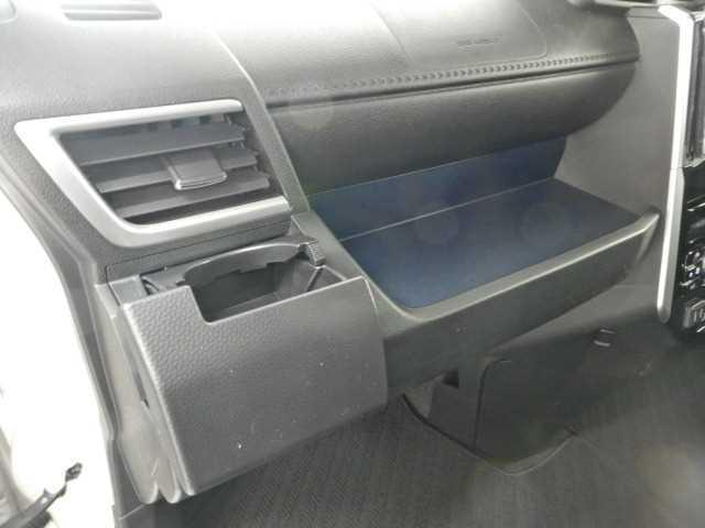 ルーミー １．０カスタムＧ　全方位カメラ　９インチディスプレイオーディ　アイドリング　両側電動ＳＤ　電動格納式ドアミラー　ＬＥＤヘット　コーナーソナー　バックビューモニター　シートヒータ　衝突回避ブレーキ　ＵＳＢ　Ａライト　ＴＶ　地デジ　スマートキー　衝突安全ボディ　ＰＷ（43枚目）