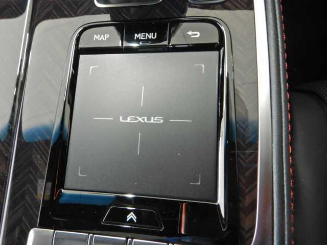 ＬＳ ＬＳ５００ｈ　エグゼクティブ　４ＷＤ　サンルーフ／リアエンタ　コーナーセンサ　衝突軽減ブレーキ　Ｐトランク　本革　電動シート　ＥＴＣ　ＬＥＤ　サンルーフ　フルセグＴＶ　バックカメラ　オートクルーズコントロール　シートヒーター　オートマチックハイビーム　４ＷＤ（36枚目）