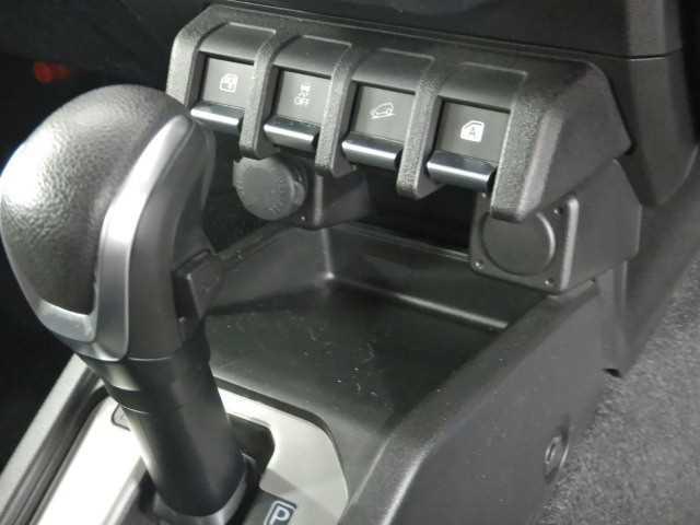 ジムニーシエラ １．５ＪＣ　４ＷＤ　セーフティサポート　ナビ／フルセグＴＶ　スマートキ－　ナビ＆ＴＶ　パワーステアリング　衝突安全ボディ　横滑り防止機能　シートヒータ　キーレスエントリー　電動格納ドアミラー　ＰＷ　ダブルエアバッグ　ＬＥＤヘットライト　エアコン　切替式４ＷＤ（38枚目）