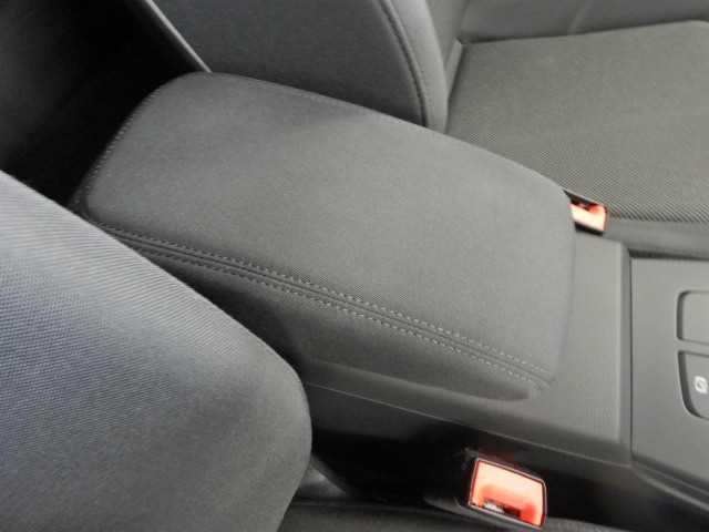 Ａ３セダン １．４ＴＦＳＩ　ＲＨＤ　純正ナビ／フルセグＴＶ☆バックカメラ　リヤカメラ　横滑り防止装置　アドバンスキー　ナビＴＶ　Ａライト　オートエアコン　地デジ　パワステ　パワーウィンドウ　助手席エアバック　運転席エアバック　ＡＢＳ　アダプティブクルーズＣ　盗難防止（40枚目）