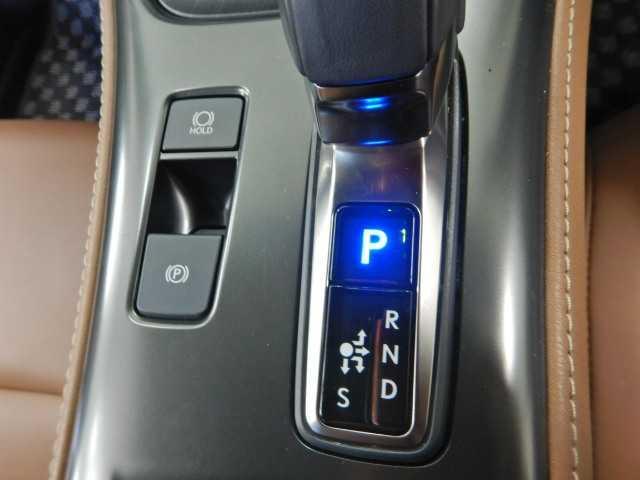 ＬＢＸ １．５リラックス　全方位カメラ　ディスプレイオーディオ　衝突軽減装置　ＰＫＳＢ　メモリーナビ　本革　盗難防止システム　電動シート　オートクルーズコントロール　ＬＥＤ　キーレス　バックカメラ　ナビＴＶ　フルセグ　オートライト　シートヒータ　ＥＴＣ　パノラＶ（32枚目）