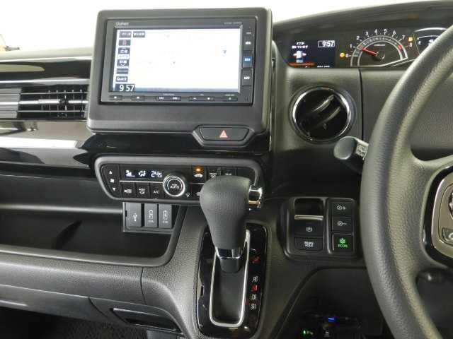 Ｎ－ＢＯＸカスタム カスタムＬ　ホンダセンシング　バックカメラ　純正ナビ　ホンダセンシング　パワースライド　プッシュスタート　プラズマクラスターオートエアコン　　シートヒーター　充電用ＵＳＢ端子　パーキングセンサー　ＬＥＤヘッドライト＆フォグ（7枚目）