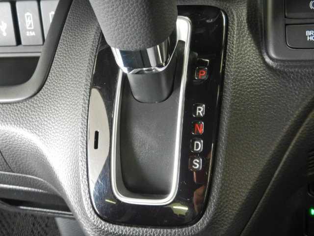 Ｎ－ＢＯＸカスタム カスタムＬ　ホンダセンシング　バックカメラ　純正ナビ　ホンダセンシング　パワースライド　プッシュスタート　プラズマクラスターオートエアコン　　シートヒーター　充電用ＵＳＢ端子　パーキングセンサー　ＬＥＤヘッドライト＆フォグ（32枚目）