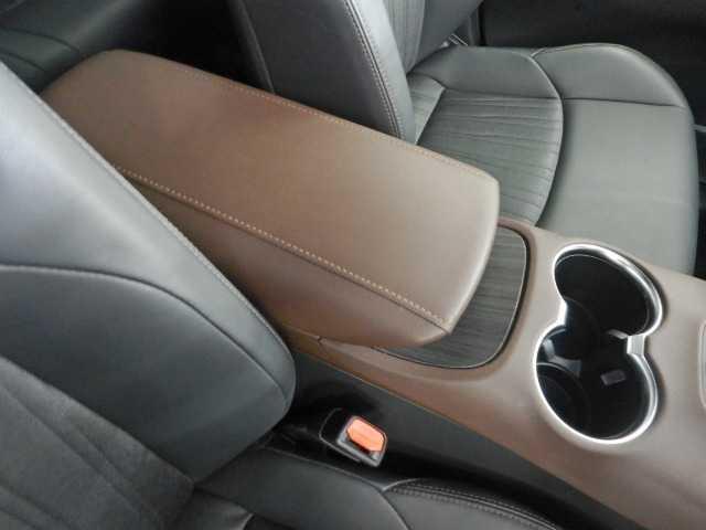 ハリアー 2.0Z 4WD 12.3インチナビ/TV JBL バックモニター 衝突軽減システム 電動格納ミラー パワーリアゲート 横滑防止装置 盗難防止装置 クルコン LEDライト 電動シート ETC オートエアコン AWD スマートキー サイドエアバッグ(41枚目)