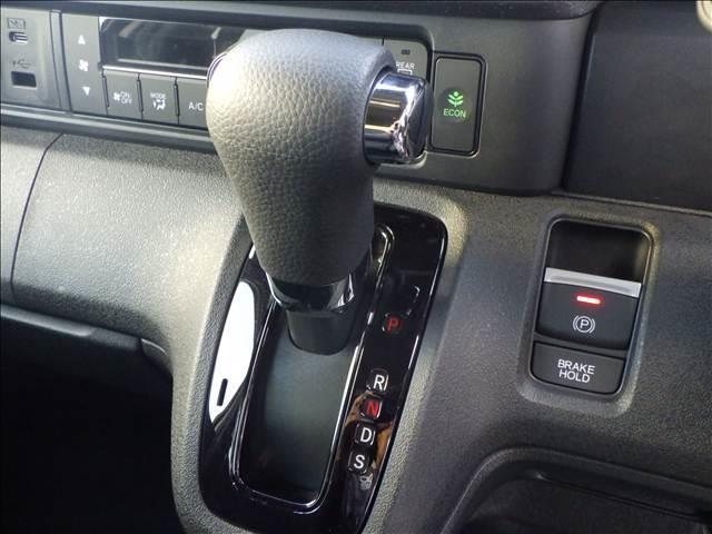 N-BOXカスタム カスタム ホンダセンシング バックカメラ W電動ドア CMBS オートLED 電格ミラー オートエアコン スマートキ LED 盗難防止装置 クルコン バックカメラ パワーステアリング エアバッグ ESC パワーウインドウ オートライト ABS(8枚目)