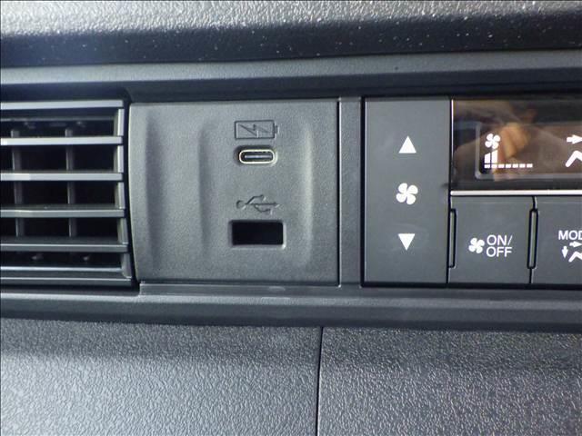 N-BOXカスタム カスタム ホンダセンシング バックカメラ W電動ドア CMBS オートLED 電格ミラー オートエアコン スマートキ LED 盗難防止装置 クルコン バックカメラ パワーステアリング エアバッグ ESC パワーウインドウ オートライト ABS(25枚目)