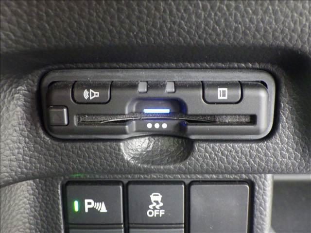 N-BOXカスタム カスタム L ホンダセンシング パワースライド LEDライト ホンダセンシングア ダブティブクルコン 8インチナビ/フルセグTV パワースライド プラズマクラスター付きオートエアコン シートヒーター 充電用USB端子 ハイビームアシスト LEDオートライト(8枚目)