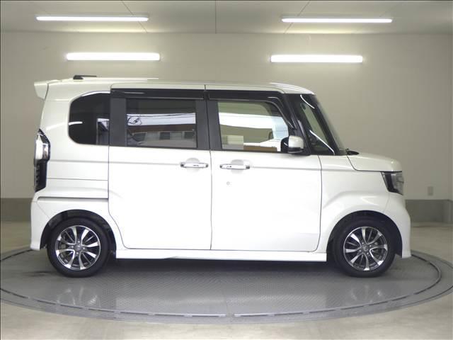 N-BOXカスタム カスタム L ホンダセンシング パワースライド LEDライト ホンダセンシングア ダブティブクルコン 8インチナビ/フルセグTV パワースライド プラズマクラスター付きオートエアコン シートヒーター 充電用USB端子 ハイビームアシスト LEDオートライト(23枚目)