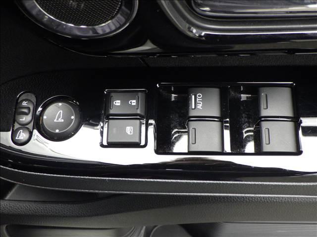 N-BOXカスタム カスタム L ホンダセンシング パワースライド LEDライト ホンダセンシングア ダブティブクルコン 8インチナビ/フルセグTV パワースライド プラズマクラスター付きオートエアコン シートヒーター 充電用USB端子 ハイビームアシスト LEDオートライト(32枚目)