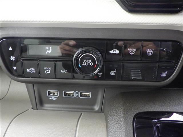 N-WGN L ホンダセンシング ディスプレイオーディオ Bカメラ Bモニタ 誤発進抑制 シートヒータ 衝突安全ボディ オートライト オートハイビーム 横滑り防止機能 USBポート パーキングセンサー セキュリティアラーム キーフリー AUX接続 スマートキー ABS(9枚目)