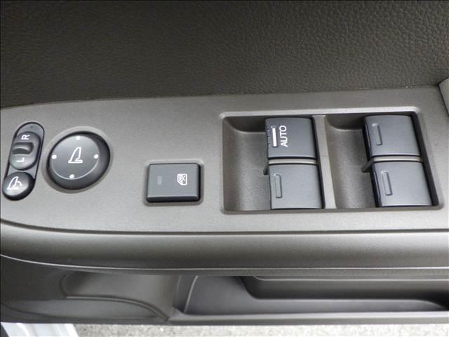 N-WGN L ホンダセンシング ディスプレイオーディオ Bカメラ Bモニタ 誤発進抑制 シートヒータ 衝突安全ボディ オートライト オートハイビーム 横滑り防止機能 USBポート パーキングセンサー セキュリティアラーム キーフリー AUX接続 スマートキー ABS(28枚目)