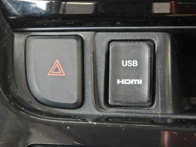 ムーヴ カスタムＲＳハイパーＳＡ３　ターボ　８インチナビ／ＴＶ　Ａライト　ターボエンジン　電動格納ドアミラー　アイドリングＳＴＯＰ　ナビＴＶ　セキュリティアラーム　ＥＴＣ付　Ｒカメラ　キーレス　パワーステアリング　オートエアコン　スマートキー　パワーウィンドウ（6枚目）