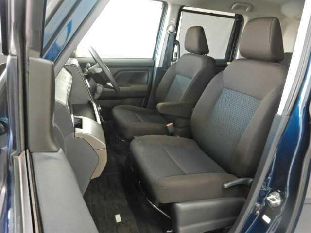 ルーミー 1.0G 全方位カメラ 9インチナビ/TV 両側パワスラ パノラミックビュー 追突軽減ブレーキ USB接続 電動ミラー パワステ Aライト 衝突安全ボディ Aストップ オートマチックハイビーム LEDライト Rカメラ SD 横滑り防止システム エアバック(17枚目)