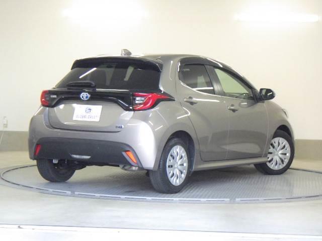 ヤリス 1.5ハイブリッドZ 8インチナビ/TV バックカメラ PCS 電格ミラー 地デジ シートヒータ Bカメラ LEDランプ スマキー ETC付き ナビTV VSC パワステ クルコン オートライト キーフリー ABS イモビ エアコン メモリナビ エアバッグ(2枚目)