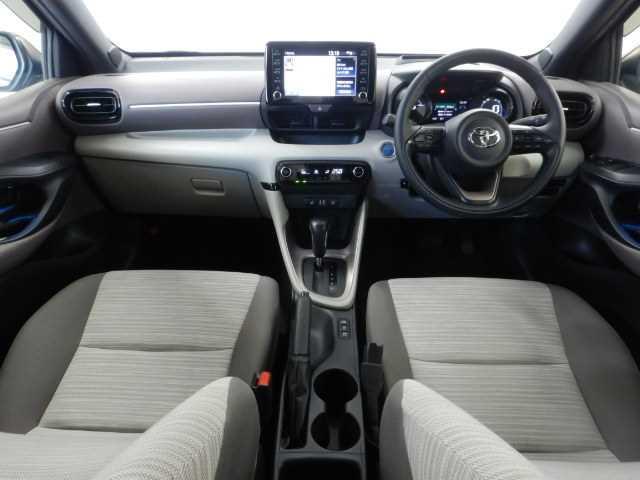 ヤリス 1.5ハイブリッドZ 8インチナビ/TV バックカメラ PCS 電格ミラー 地デジ シートヒータ Bカメラ LEDランプ スマキー ETC付き ナビTV VSC パワステ クルコン オートライト キーフリー ABS イモビ エアコン メモリナビ エアバッグ(3枚目)