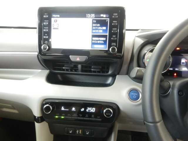 ヤリス 1.5ハイブリッドZ 8インチナビ/TV バックカメラ PCS 電格ミラー 地デジ シートヒータ Bカメラ LEDランプ スマキー ETC付き ナビTV VSC パワステ クルコン オートライト キーフリー ABS イモビ エアコン メモリナビ エアバッグ(7枚目)