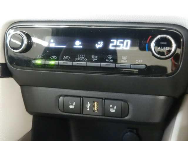 ヤリス 1.5ハイブリッドZ 8インチナビ/TV バックカメラ PCS 電格ミラー 地デジ シートヒータ Bカメラ LEDランプ スマキー ETC付き ナビTV VSC パワステ クルコン オートライト キーフリー ABS イモビ エアコン メモリナビ エアバッグ(10枚目)