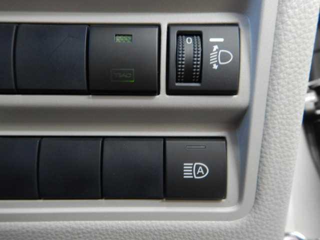 ヤリス 1.5ハイブリッドZ 8インチナビ/TV バックカメラ PCS 電格ミラー 地デジ シートヒータ Bカメラ LEDランプ スマキー ETC付き ナビTV VSC パワステ クルコン オートライト キーフリー ABS イモビ エアコン メモリナビ エアバッグ(12枚目)