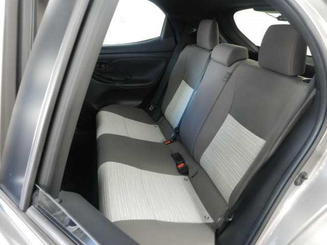 ヤリス 1.5ハイブリッドZ 8インチナビ/TV バックカメラ PCS 電格ミラー 地デジ シートヒータ Bカメラ LEDランプ スマキー ETC付き ナビTV VSC パワステ クルコン オートライト キーフリー ABS イモビ エアコン メモリナビ エアバッグ(18枚目)