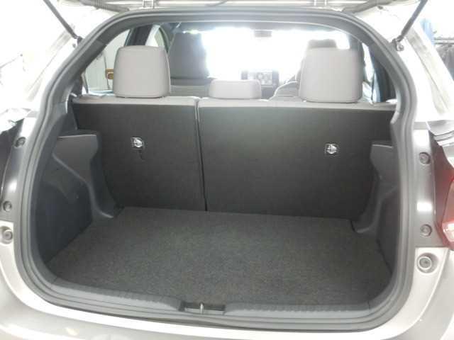 ヤリス 1.5ハイブリッドZ 8インチナビ/TV バックカメラ PCS 電格ミラー 地デジ シートヒータ Bカメラ LEDランプ スマキー ETC付き ナビTV VSC パワステ クルコン オートライト キーフリー ABS イモビ エアコン メモリナビ エアバッグ(19枚目)