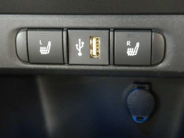 ヤリス 1.5ハイブリッドZ 8インチナビ/TV バックカメラ PCS 電格ミラー 地デジ シートヒータ Bカメラ LEDランプ スマキー ETC付き ナビTV VSC パワステ クルコン オートライト キーフリー ABS イモビ エアコン メモリナビ エアバッグ(28枚目)