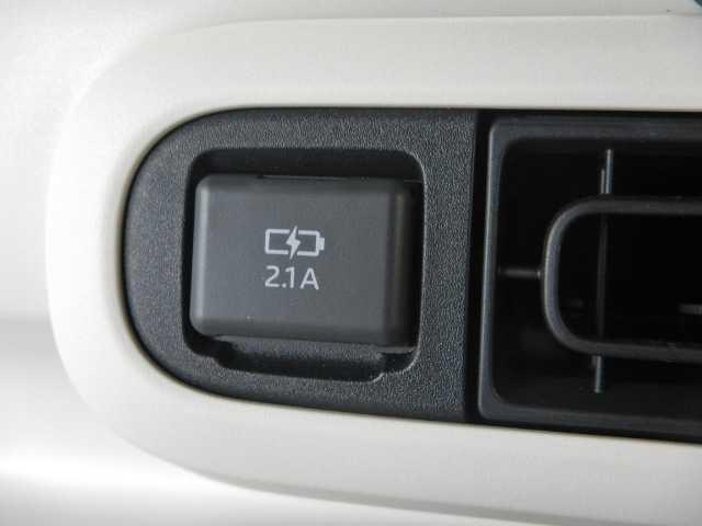 ムーヴキャンバス ストライプスＧ　ウェルカムオープン両側パワースライド　前後障害物センサー　クルコン　アイドルストップ　Ｂカメラ　パワーウインドウ　ＵＳＢポート　セキュリティアラーム　スマートキープッシュスタート　Ｓヒーター　キーフリーキー　ＬＥＤライト　ＰＳ　ＡＢＳ（10枚目）