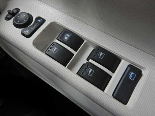 ムーヴキャンバス ストライプスＧ　ウェルカムオープン両側パワースライド　前後障害物センサー　クルコン　アイドルストップ　Ｂカメラ　パワーウインドウ　ＵＳＢポート　セキュリティアラーム　スマートキープッシュスタート　Ｓヒーター　キーフリーキー　ＬＥＤライト　ＰＳ　ＡＢＳ（40枚目）