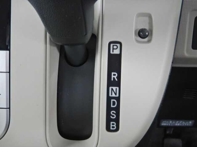 ムーヴキャンバス Ｘ　メモリナビ／ＴＶ　バックカメラ　プッシュスタート　ＥＴＣ　ナビＴＶ　キーレスエントリー　バックモニター　フルオートエアコン　両側スライド　運転席エアバッグ　電動格納ミラー　アイドルストップ　オートライト　インテリキー　ＥＴＣ　ＥＳＣ　盗難防止システム　ＡＢＳ（9枚目）