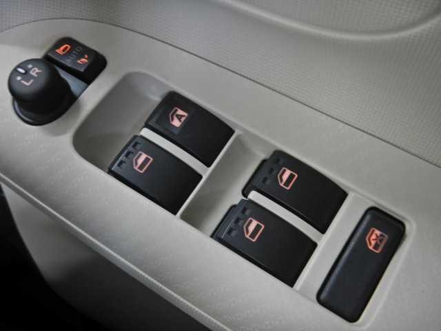 ムーヴキャンバス Ｘ　メモリナビ／ＴＶ　バックカメラ　プッシュスタート　ＥＴＣ　ナビＴＶ　キーレスエントリー　バックモニター　フルオートエアコン　両側スライド　運転席エアバッグ　電動格納ミラー　アイドルストップ　オートライト　インテリキー　ＥＴＣ　ＥＳＣ　盗難防止システム　ＡＢＳ（11枚目）