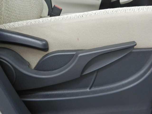 ムーヴキャンバス Ｘ　メモリナビ／ＴＶ　バックカメラ　プッシュスタート　ＥＴＣ　ナビＴＶ　キーレスエントリー　バックモニター　フルオートエアコン　両側スライド　運転席エアバッグ　電動格納ミラー　アイドルストップ　オートライト　インテリキー　ＥＴＣ　ＥＳＣ　盗難防止システム　ＡＢＳ（27枚目）