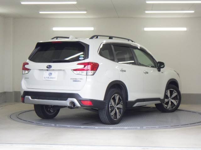 フォレスター 2.0Advance ルーフレール 革 8インチナビ/TV ヒーター メモリ-ナビ クルコン キーレス ETC車載器 スマートK PWシート エアB サイドエアB カワシート PS ナビTV ESC パワーウィンドー LEDランプ フルオートエアコン DVD(2枚目)